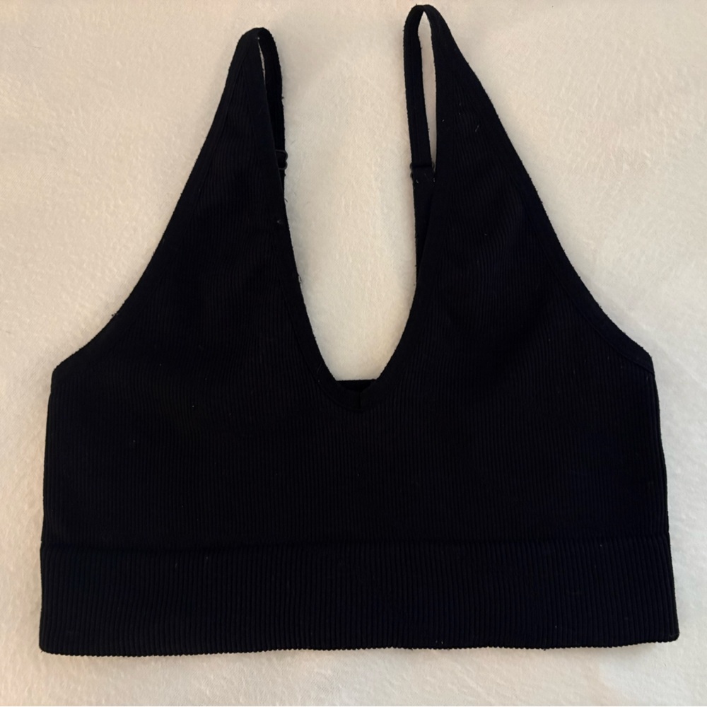 2/10 ✨Garage Crop Top